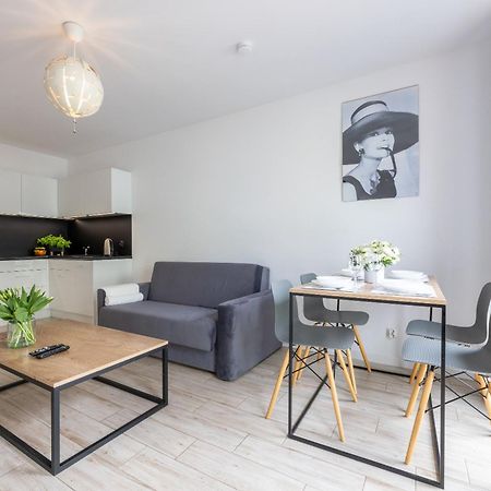 Apartamenty Baltyckie - Grand Baltic - Wifi, Klimatyzacja, Sala Zabaw, Taras Wypoczynkowy, Centrum Ustki Stolpmünde Exterior foto