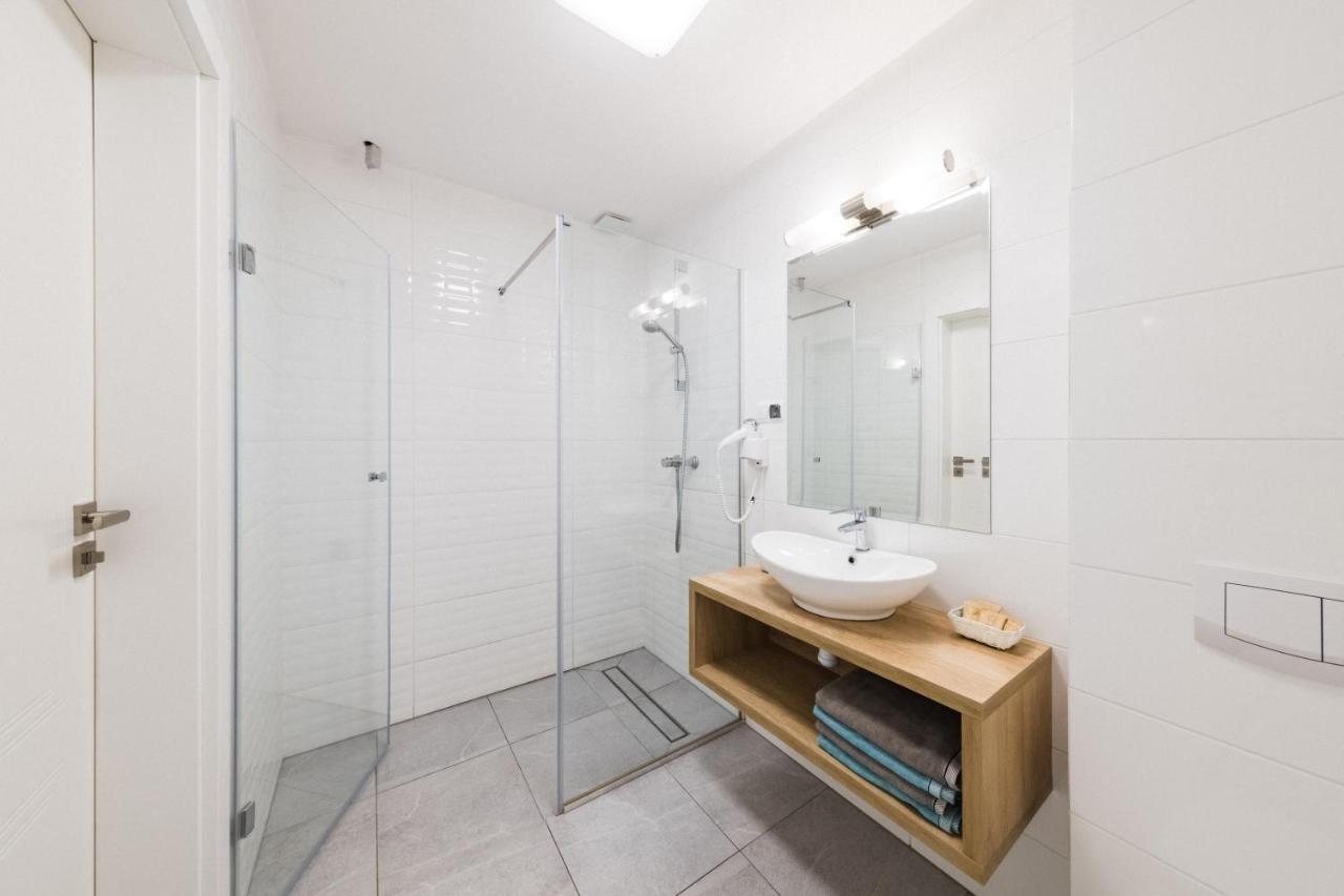 Apartamenty Baltyckie - Grand Baltic - Wifi, Klimatyzacja, Sala Zabaw, Taras Wypoczynkowy, Centrum Ustki Stolpmünde Exterior foto