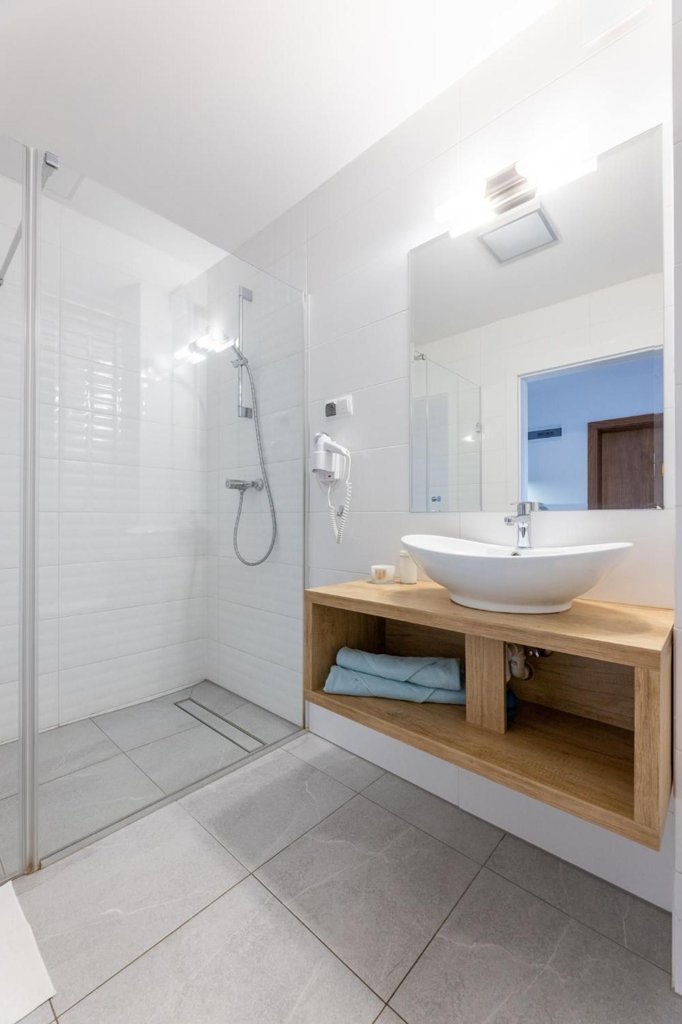 Apartamenty Baltyckie - Grand Baltic - Wifi, Klimatyzacja, Sala Zabaw, Taras Wypoczynkowy, Centrum Ustki Stolpmünde Zimmer foto